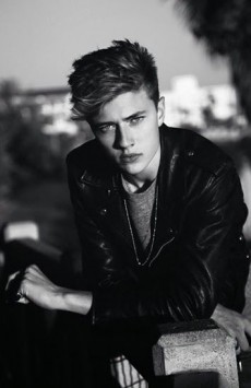 Lucky Blue Smith Fotoğrafları 5