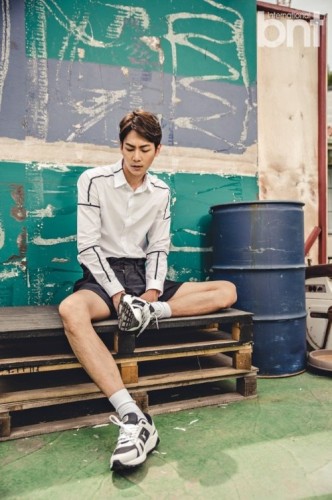 Lee Cheol-woo (i) Fotoğrafı