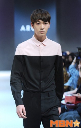 Lee Cheol-woo (i) Fotoğrafı