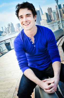 Corey  Cott fotoğrafı