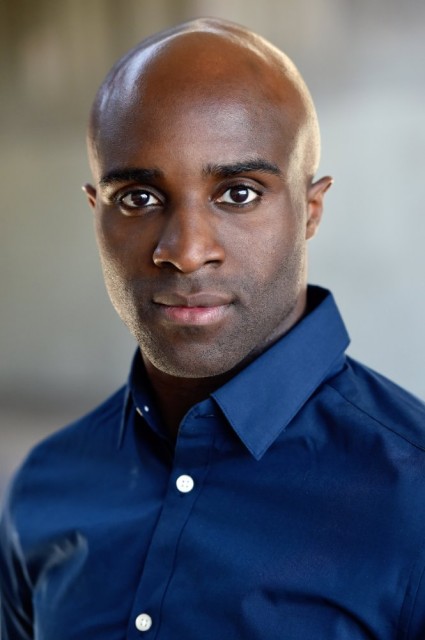 Toby  Onwumere Fotoğrafları 1