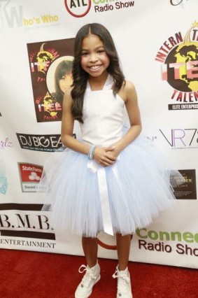 Navia Ziraili  Robinson Fotoğrafı