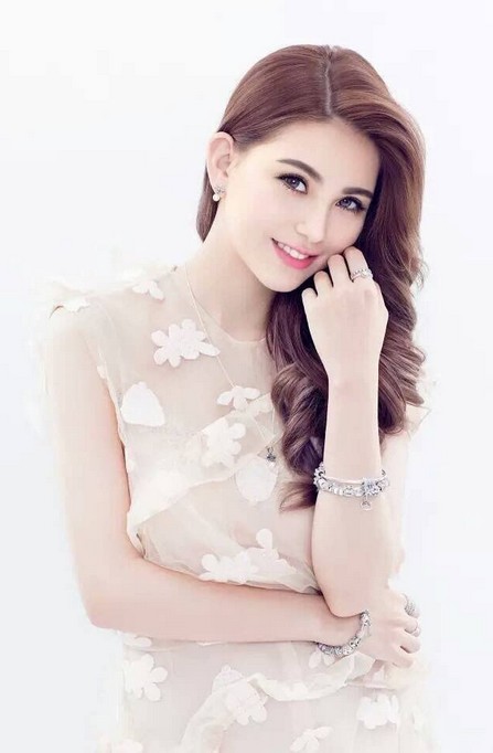 Hannah Quinlivan Fotoğrafları 1