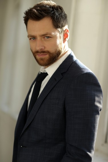 Richard Rankin Fotoğrafları 1