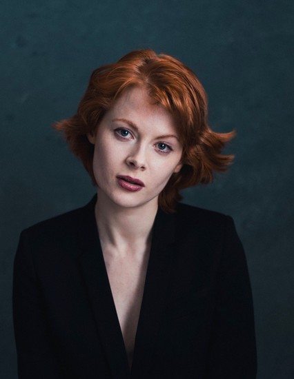 Emily Beecham Fotoğrafı