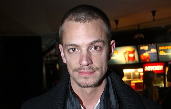 Joel Kinnaman Fotoğrafları 10