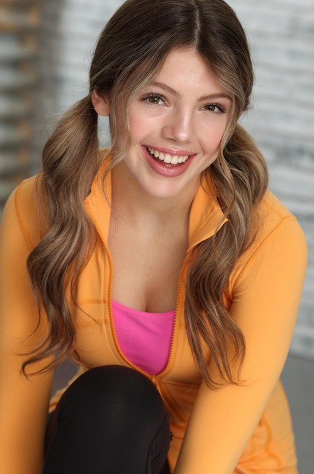 Neela Jolene Fotoğrafı