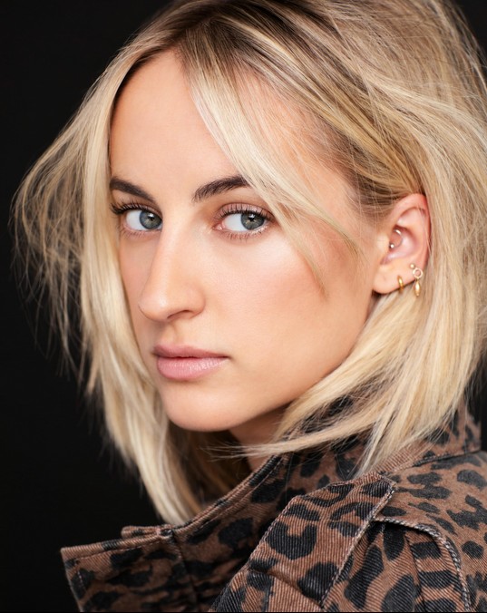 Molly Gibson Fotoğrafı