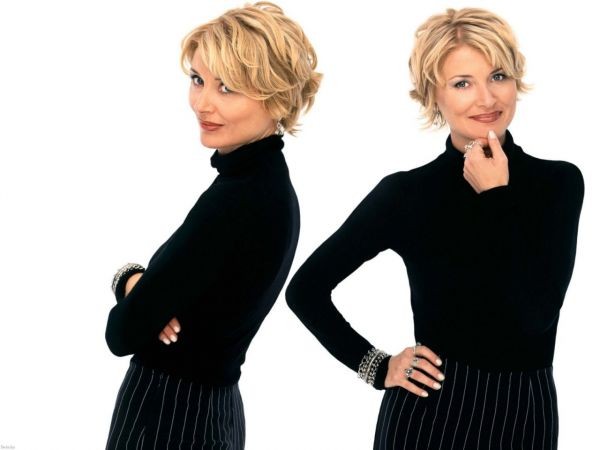 Beth Broderick Fotoğrafları 3