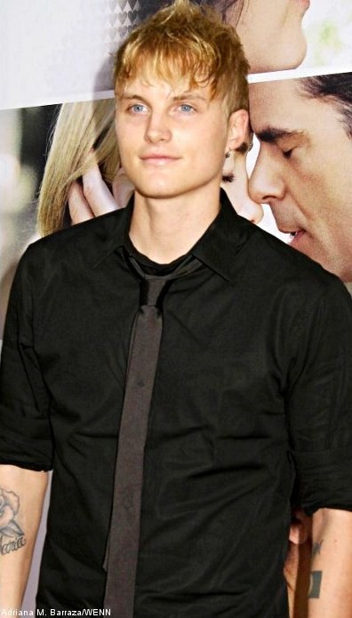 Toby Hemingway Fotoğrafları 10