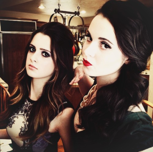 Laura Marano Fotoğrafları 19