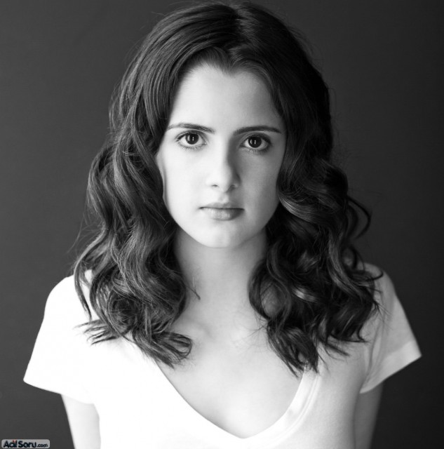 Laura Marano Fotoğrafı