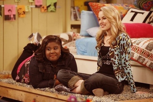 Bridgit Mendler Fotoğrafı