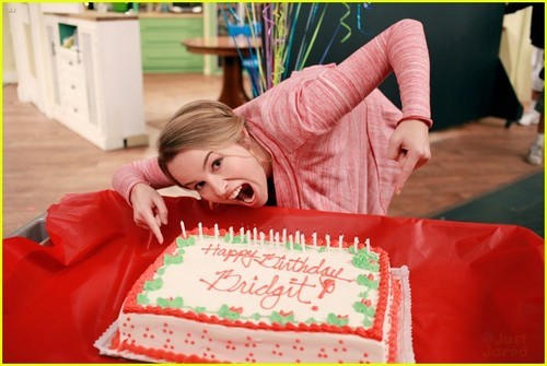 Bridgit Mendler Fotoğrafı