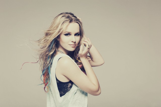 Bridgit Mendler Fotoğrafı