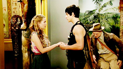 Bridgit Mendler Fotoğrafı