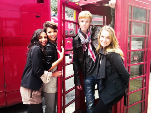 Bridgit Mendler Fotoğrafı