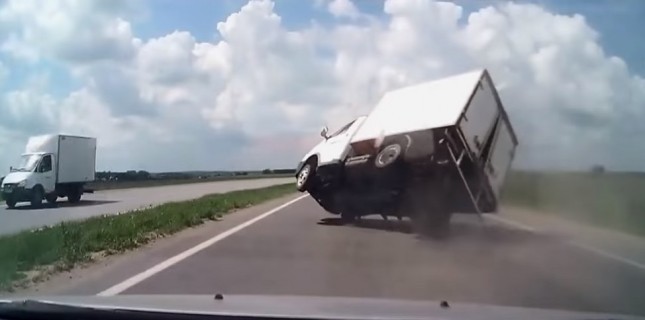Rusya’daki araç kamerası kayıtları film oldu 