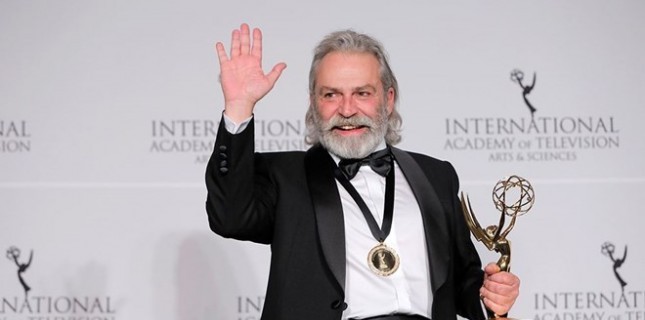 Uluslararası Emmy Ödülleri’nde En İyi Erkek Oyuncu Haluk Bilginer Oldu! Uluslararası Emmy Ödülleri’nde En İyi Erkek Oyuncu Haluk Bilginer Oldu!