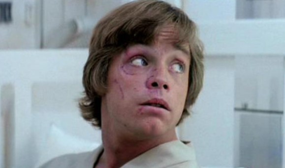 Luke Skywalker'ın yüzünün parçalandığı sahnenin bir mecburiyet olduğunu Luke Skywalker'ın yüzünün parçalandığı sahnenin bir mecburiyet olduğunu