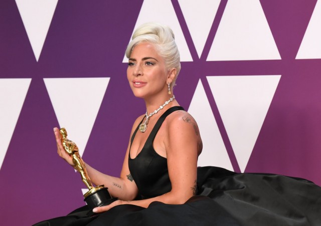 En İyi Film Şarkısı Oscarını Alan Lady Gaga En İyi Film Şarkısı Oscarını Alan Lady Gaga