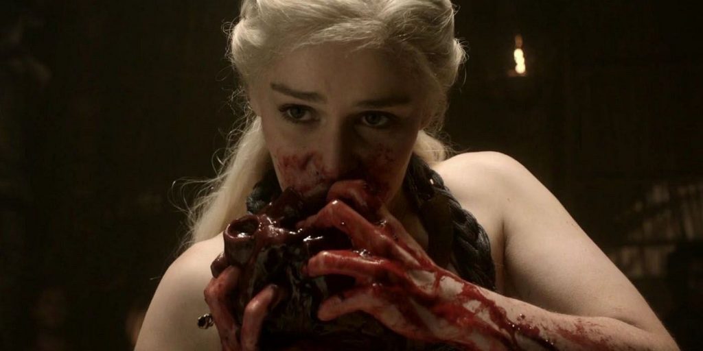 Emilia Clarke için en zor sahnelerden biri hangisiydi?