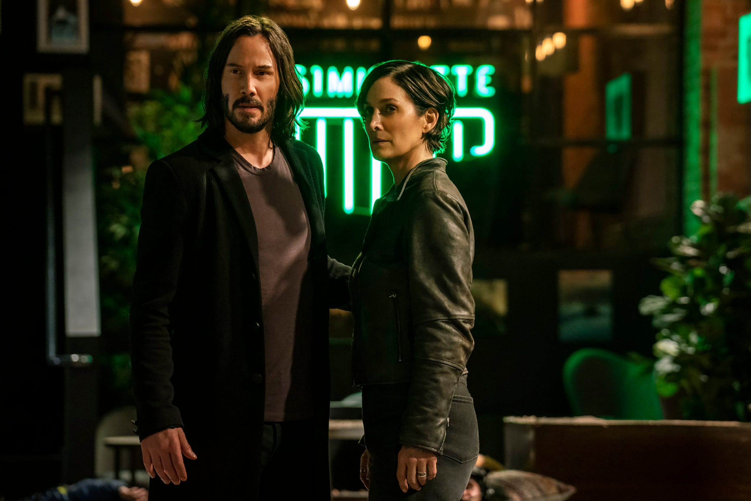 Keanu Reeves ve Carrie Anne-Moss, Neo ve Trinity Olarak Dönüyor