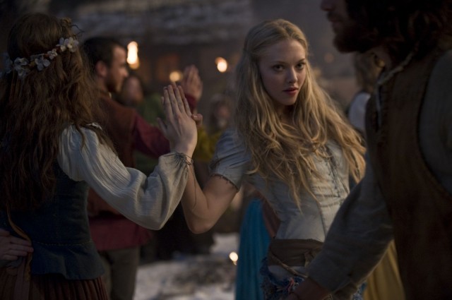 Kız ve Kurt Fotoğrafı