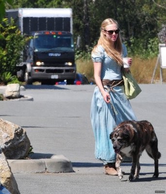 Kız ve Kurt Fotoğrafı