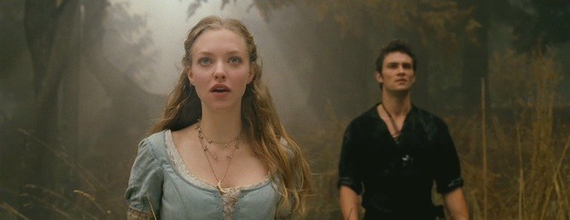 Kız ve Kurt Fotoğrafı