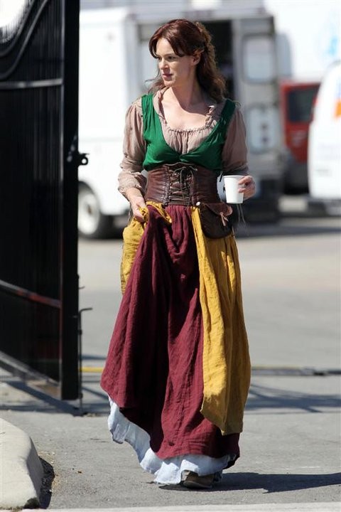 Kız ve Kurt Fotoğrafı