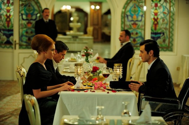 Öyle Bir Geçer Zaman Ki Fotoğrafı