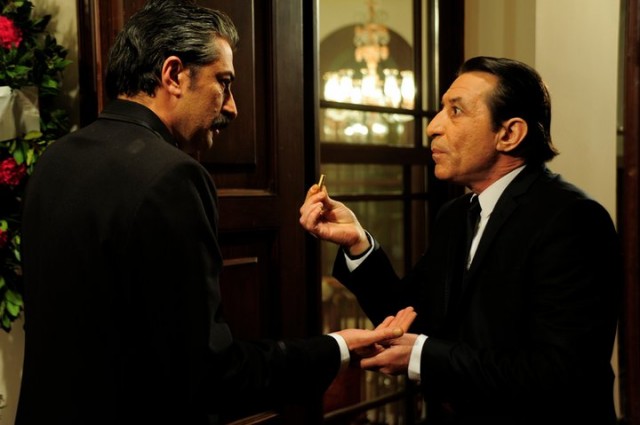 Öyle Bir Geçer Zaman Ki Fotoğrafı