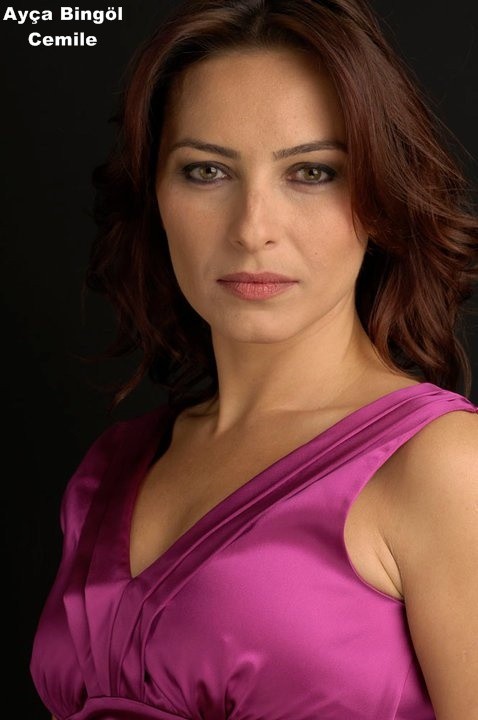 Öyle Bir Geçer Zaman Ki Fotoğrafı