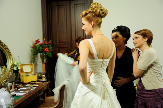 Öyle Bir Geçer Zaman Ki Fotoğrafı