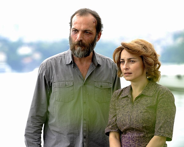 Öyle Bir Geçer Zaman Ki Fotoğrafı