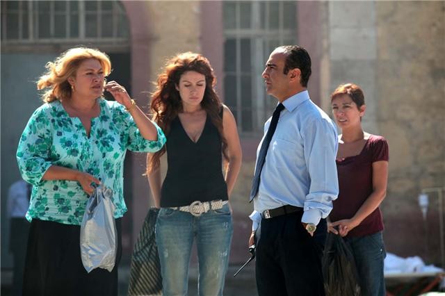 Parmaklıklar Ardında Fotoğrafı