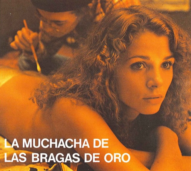 La Muchacha De Las Bragas De Oro Fotoğrafı