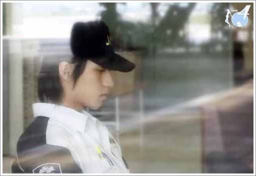 Dikkat Edin Fotoğrafı