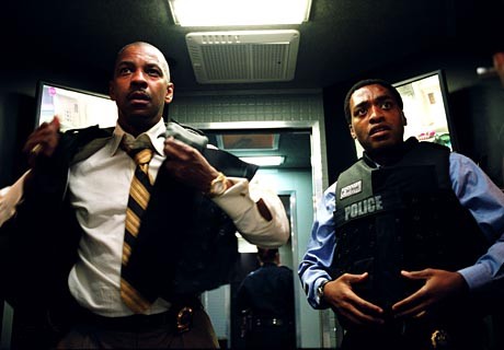 İçerideki Adam Fotoğrafı