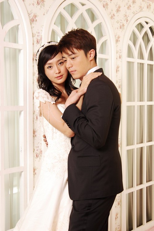 Love In Forlorn City Fotoğrafı