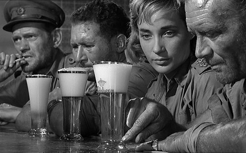 Ice-cold in Alex fotoğrafı