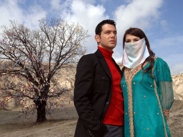 İki Yabancı Fotoğrafı