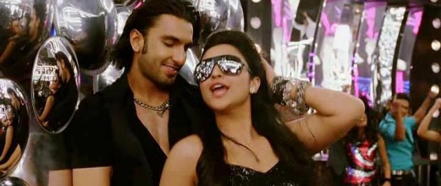 Ladies vs Ricky Bahl Fotoğrafı