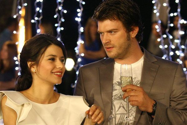 Aşk-ı Memnu Fotoğrafı