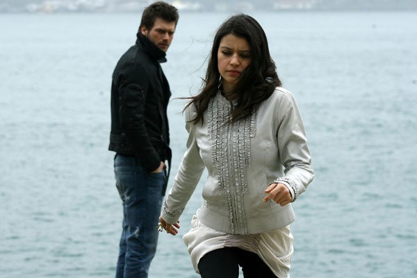 Aşk-ı Memnu Fotoğrafı