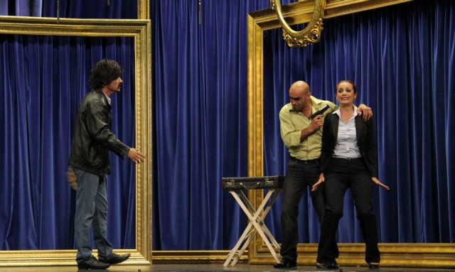 İnsanlar Alemi Fotoğrafı