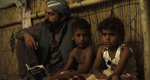 Toprağa Uzanan Eller fotoğrafı