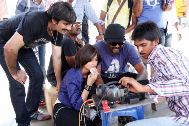 Devudu Chesina Manushulu Fotoğrafı