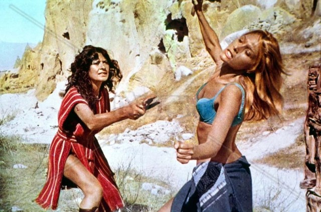 Io monaca... per tre carogne e sette peccatrici fotoğrafı